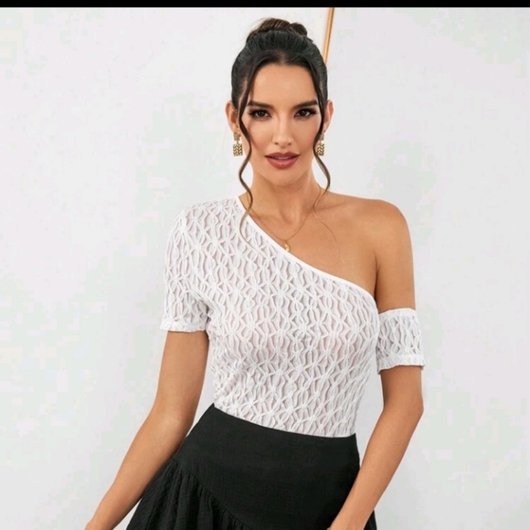 Asymmetrical Top - Picture 3 of 3